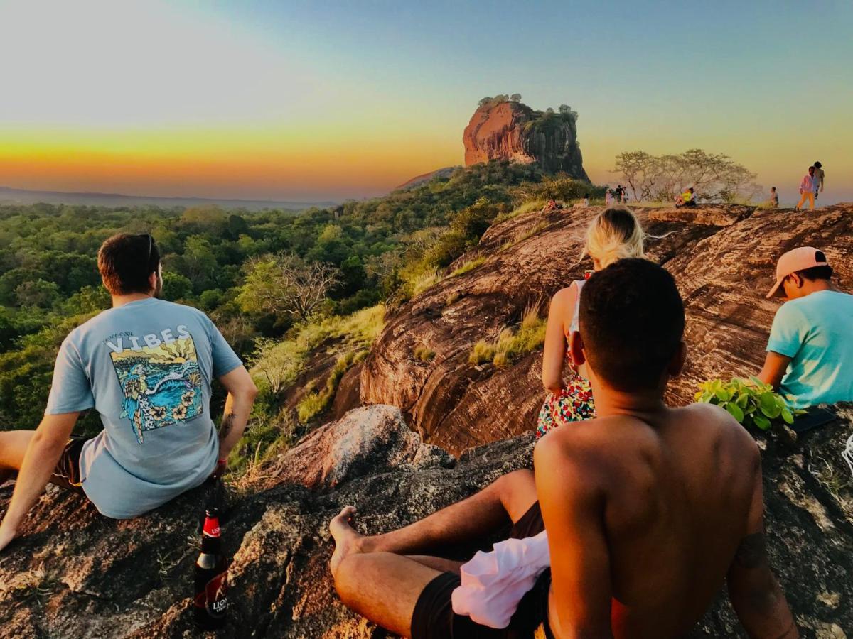 Sigiriya Homestay ภายนอก รูปภาพ